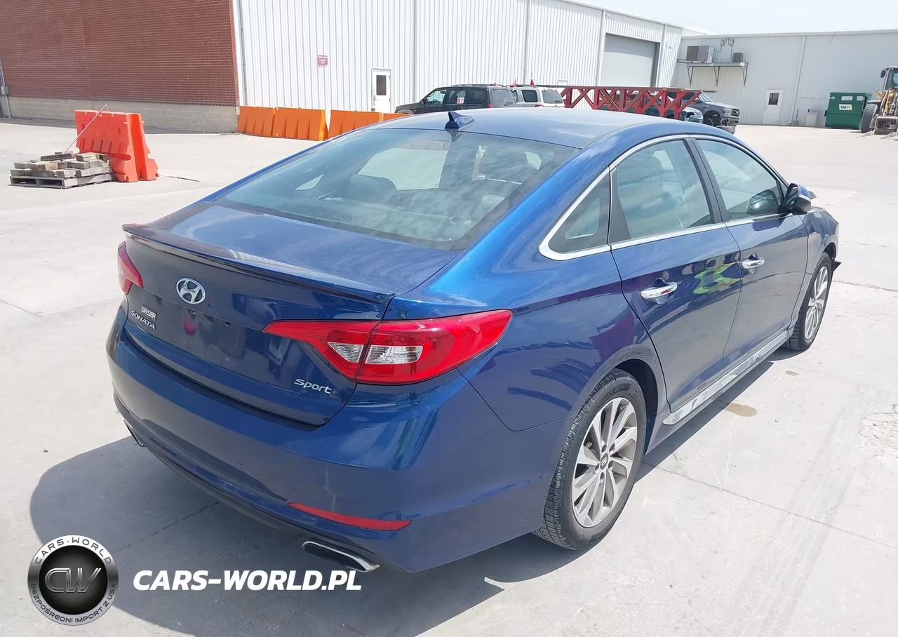 2015 Hyundai Sonata Sport VIN:5NPE34AF4FH071639 - 4