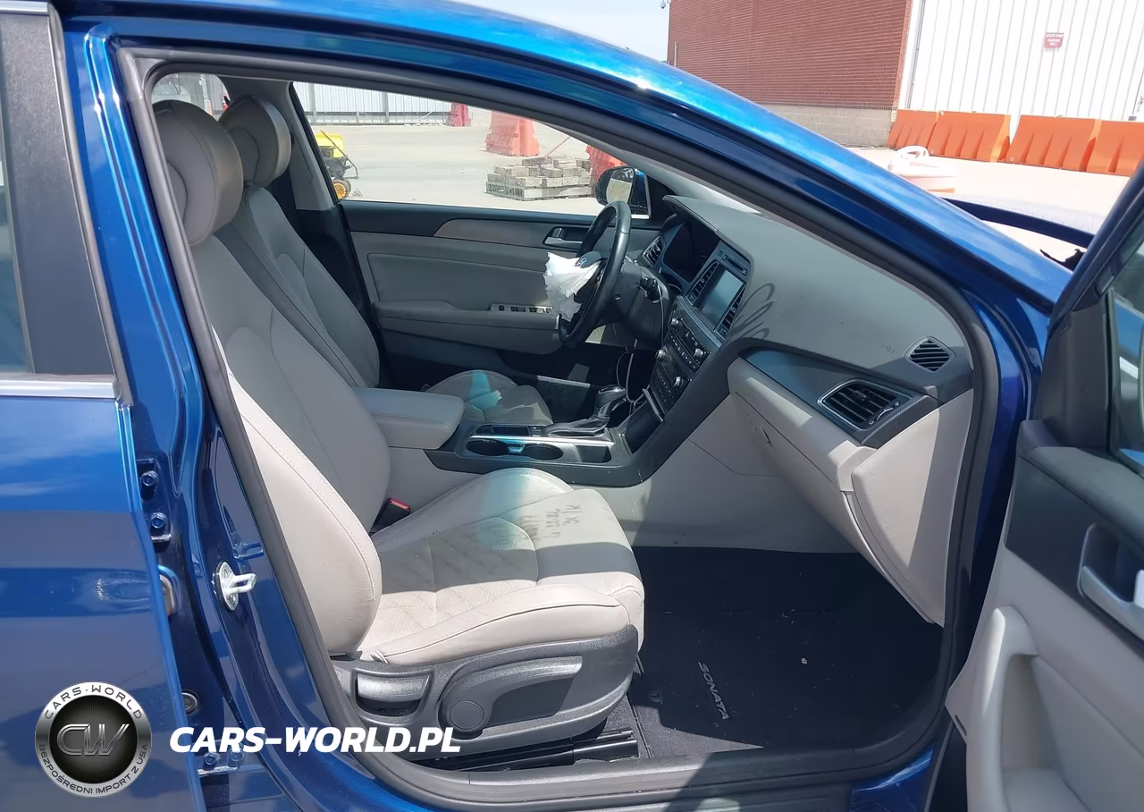 2015 Hyundai Sonata Sport VIN:5NPE34AF4FH071639 - 5