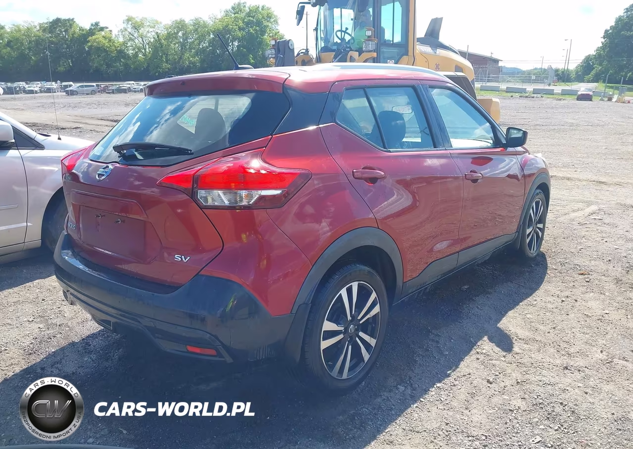 2018 Nissan Kicks Sv VIN:3N1CP5CU6JL538665 - 4