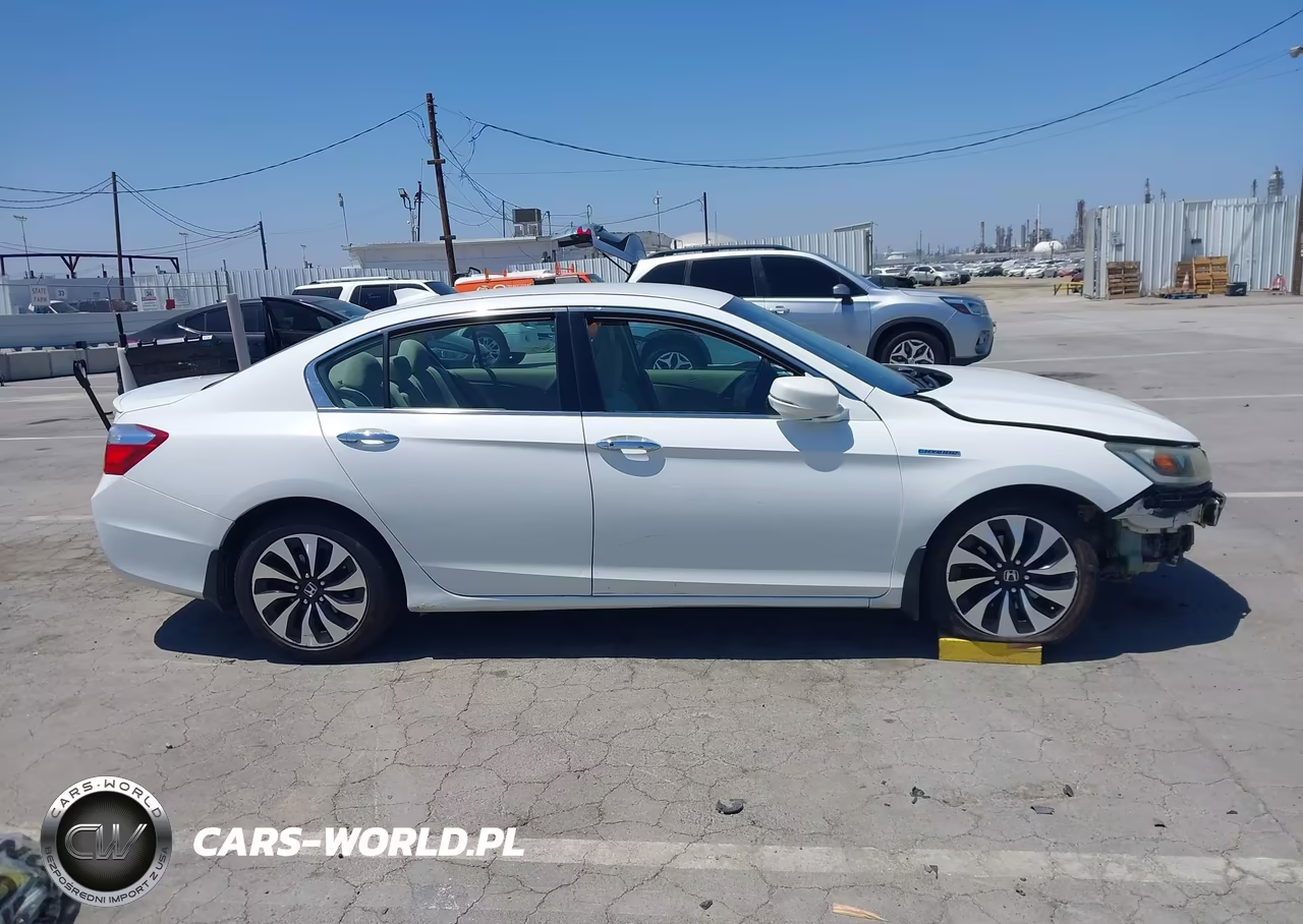 2015 Honda Accord Hybrid VIN:1HGCR6F37FA008687 - 13