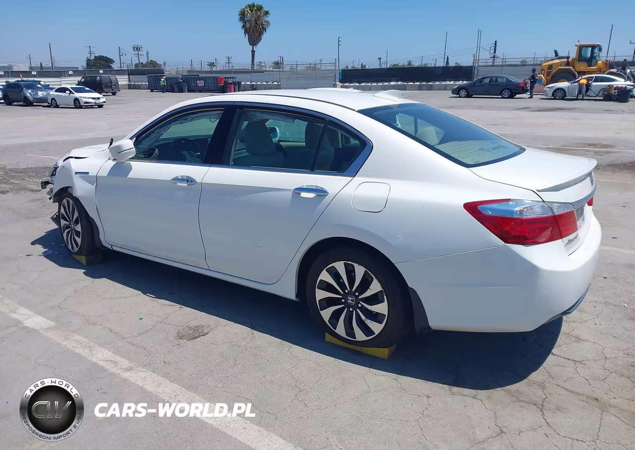 2015 Honda Accord Hybrid VIN:1HGCR6F37FA008687 - 3