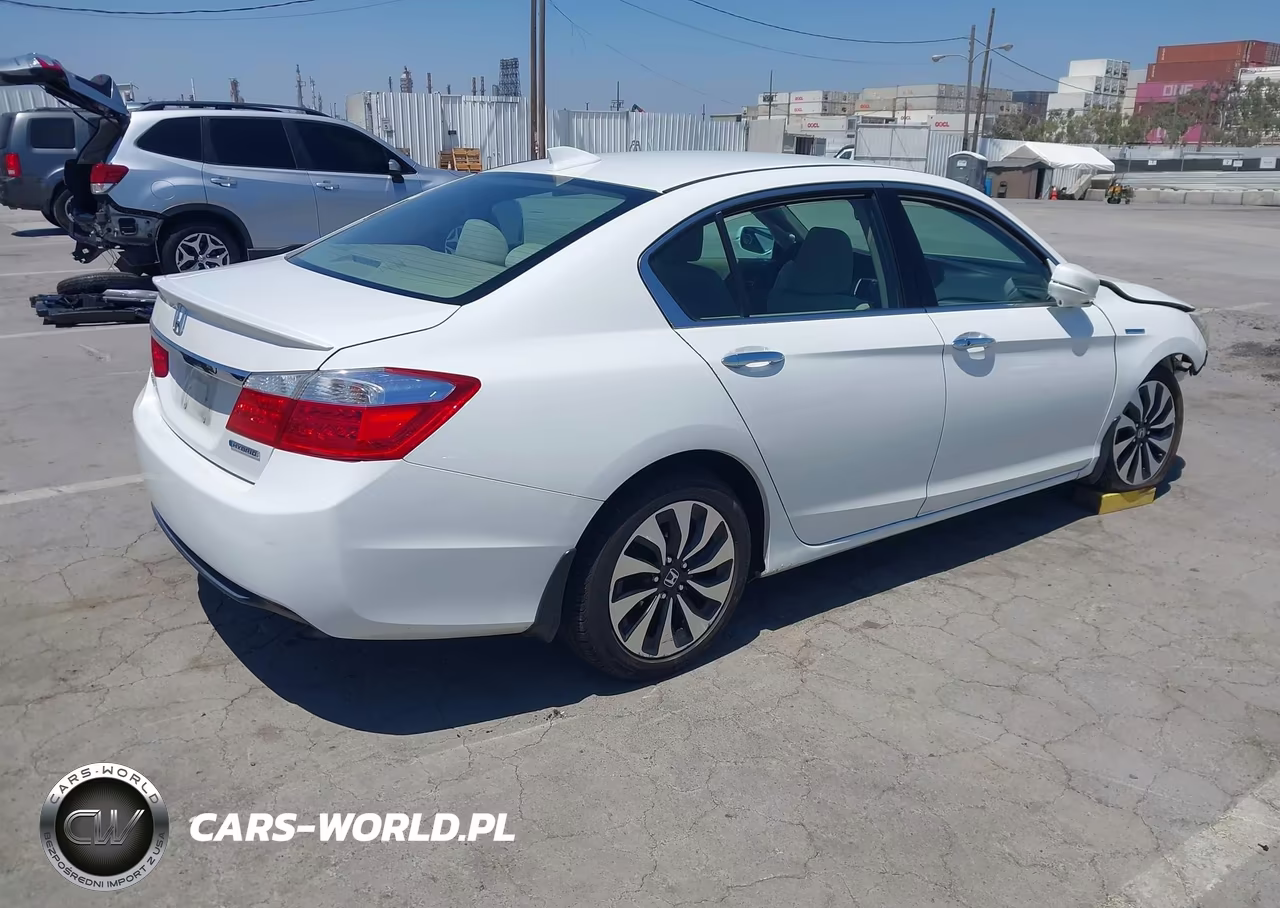 2015 Honda Accord Hybrid VIN:1HGCR6F37FA008687 - 4