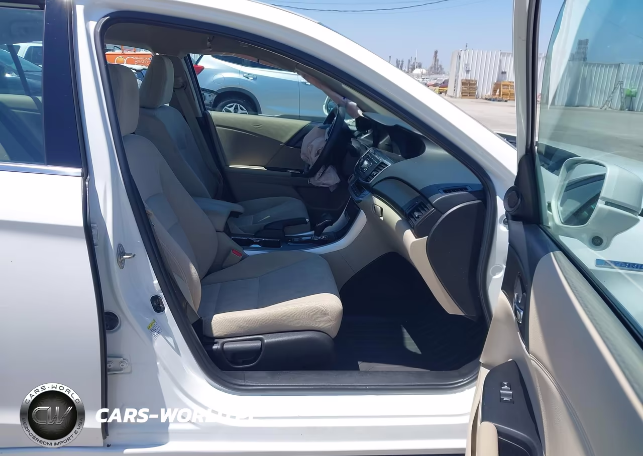 2015 Honda Accord Hybrid VIN:1HGCR6F37FA008687 - 5