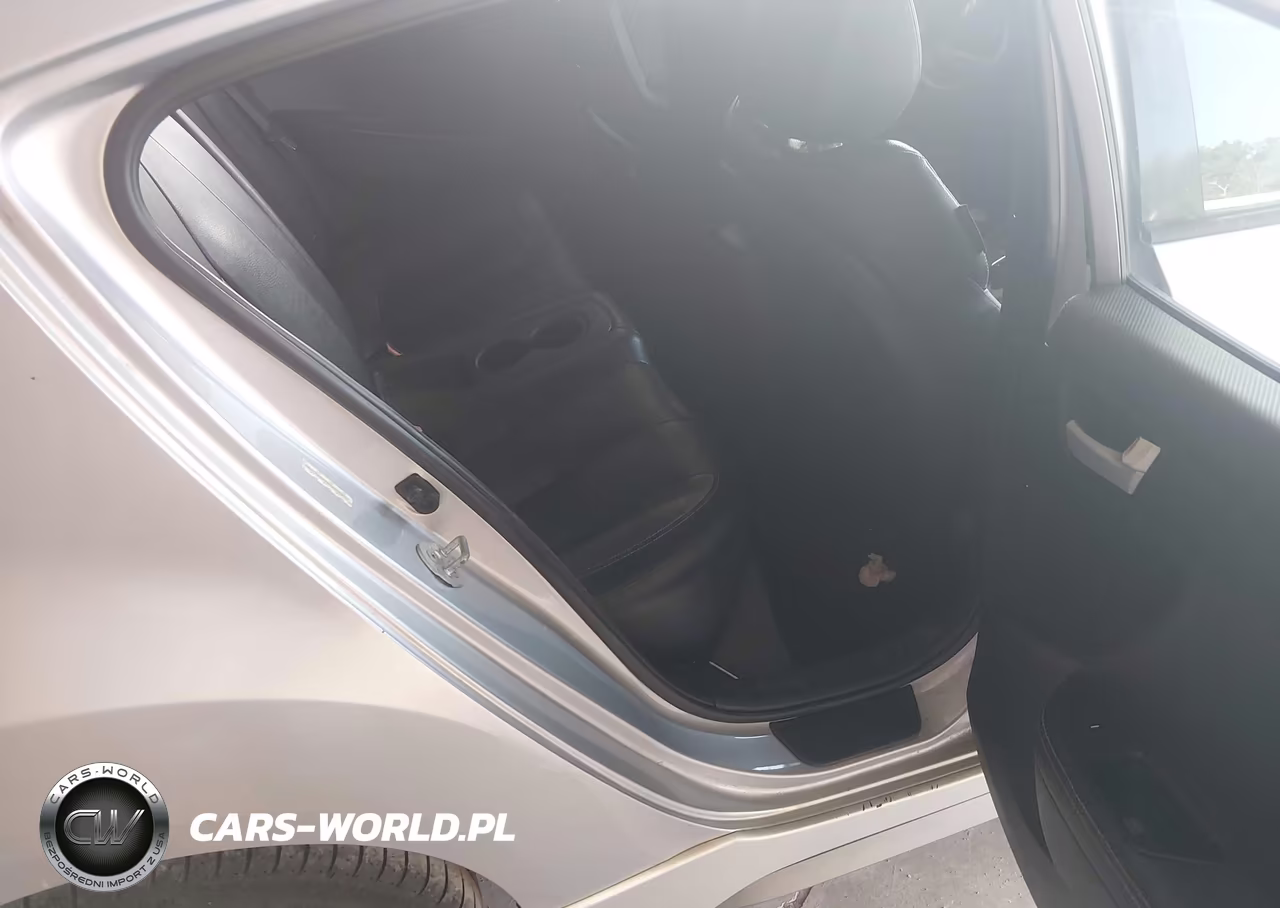 2014 Hyundai Veloster Turbo W-Black VIN:KMHTC6AEXEU202261 - 8
