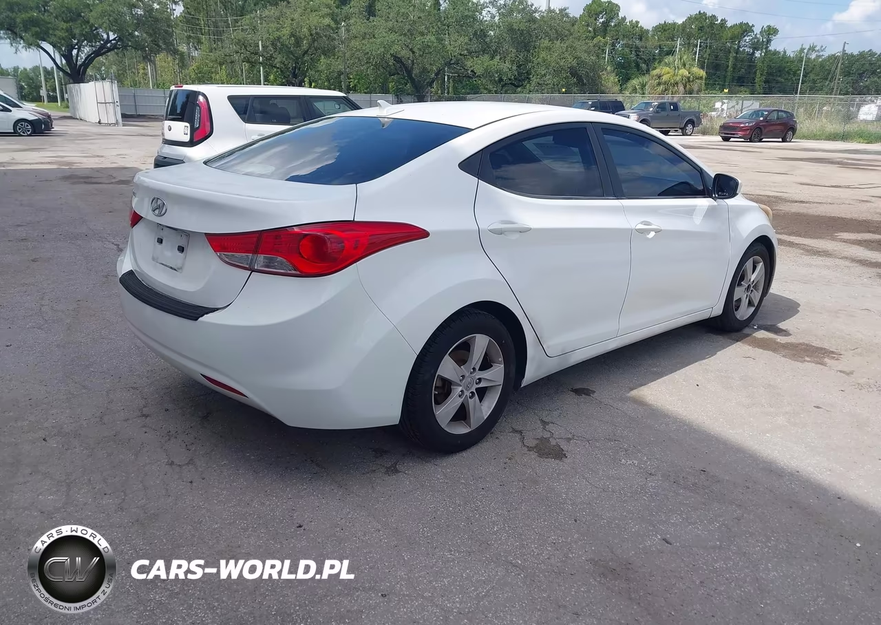 2013 Hyundai Elantra Gls VIN:5NPDH4AE9DH350229 - 4