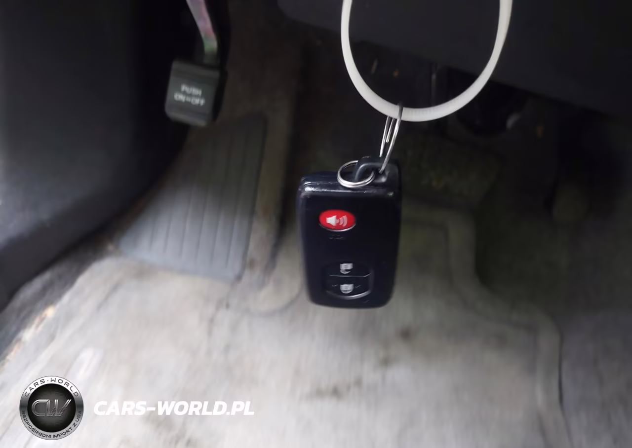 2013 Toyota Prius Two VIN:JTDKN3DU7D1618585 - 11