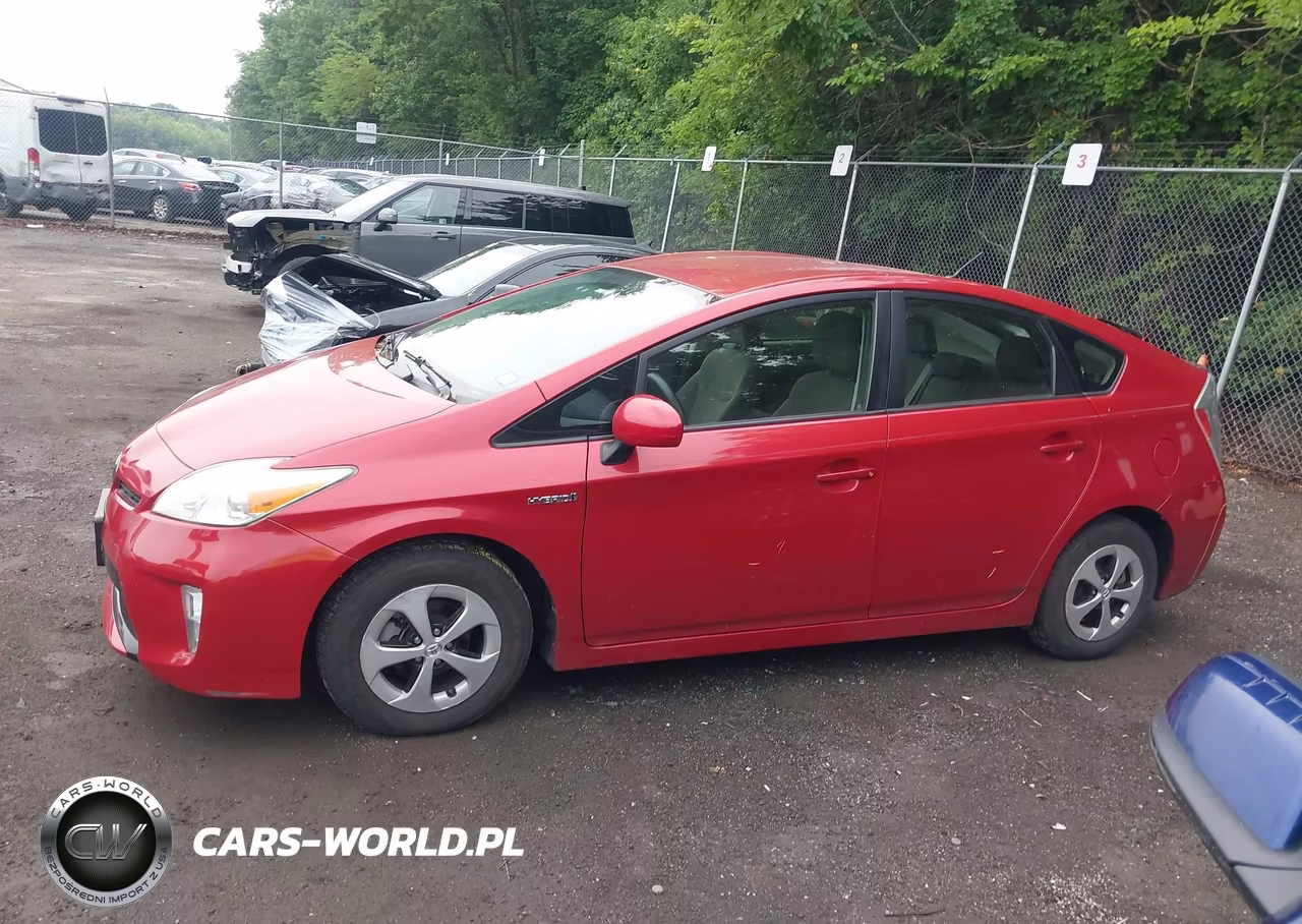 2013 Toyota Prius Two VIN:JTDKN3DU7D1618585 - 15