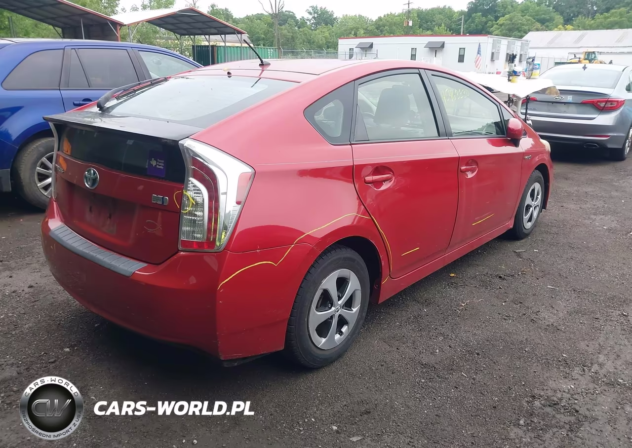 2013 Toyota Prius Two VIN:JTDKN3DU7D1618585 - 4