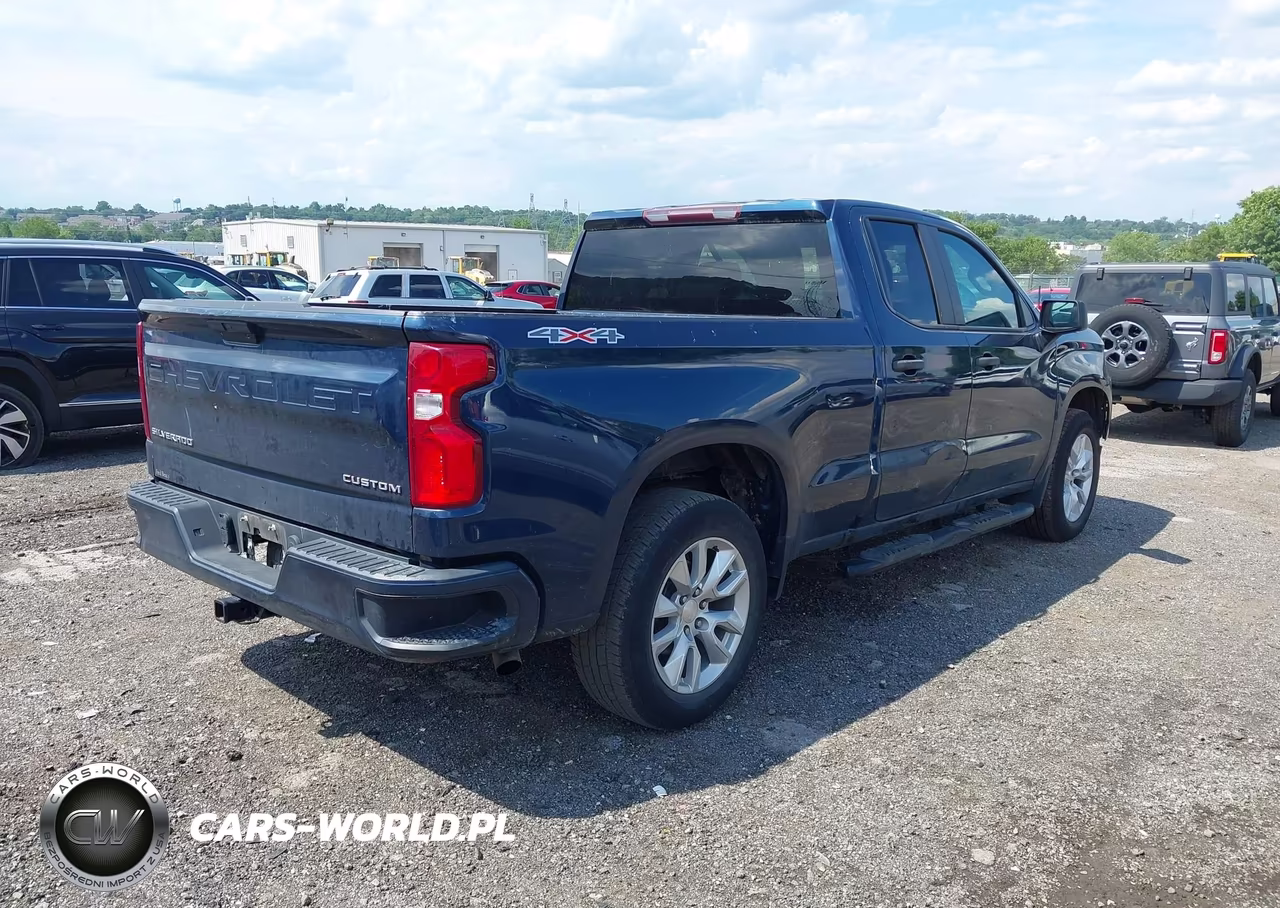 2020 Chevrolet Silverado 1500 4Wd Standard Bed Custom VIN:1GCRYBEK4LZ248239 - 4