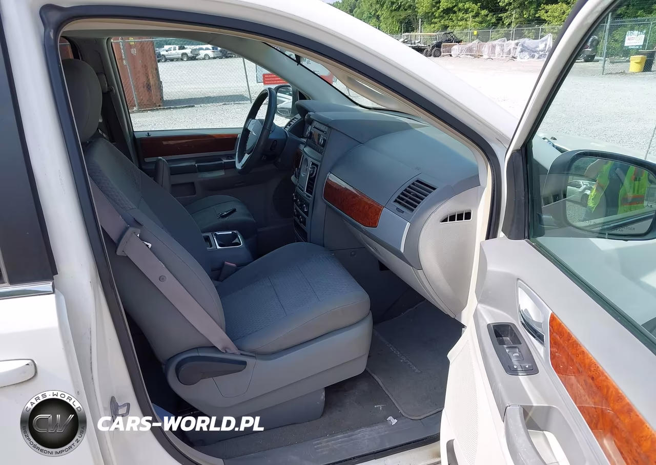 2009 Chrysler Town & Country Touring VIN:2A8HR54109R609061 - 5