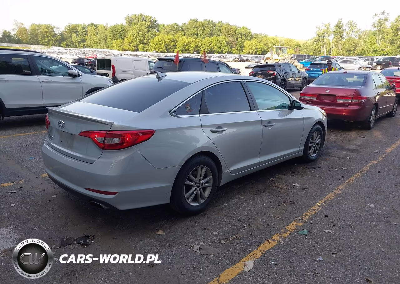 2017 Hyundai Sonata VIN:5NPE24AF2HH508222 - 4