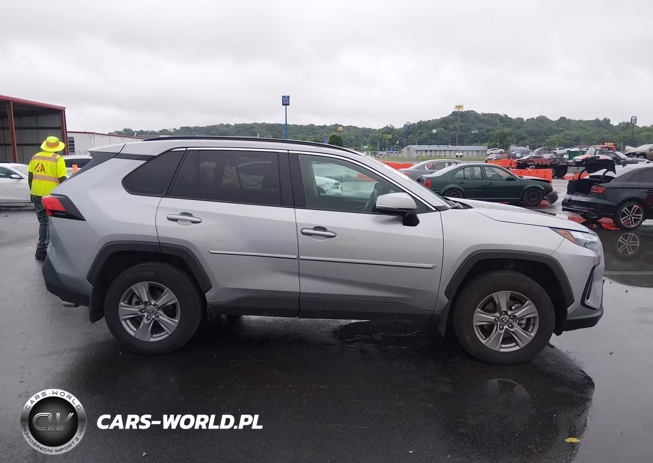 2025 Toyota Rav4 Xle VIN:2T3P1RFV3SW518198 - 13