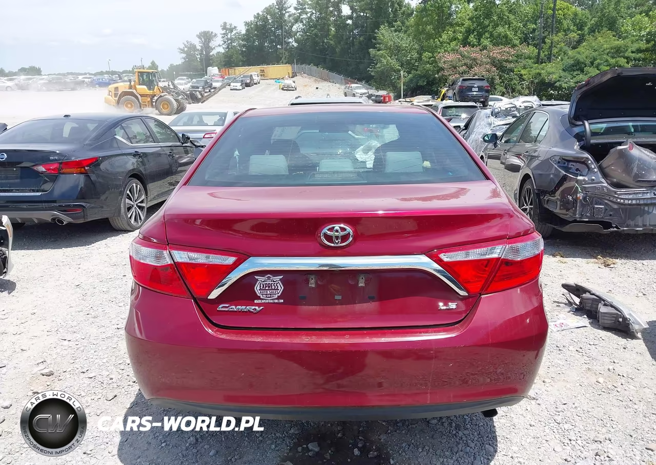 2017 Toyota Camry Le VIN:4T1BF1FK6HU711093 - 16