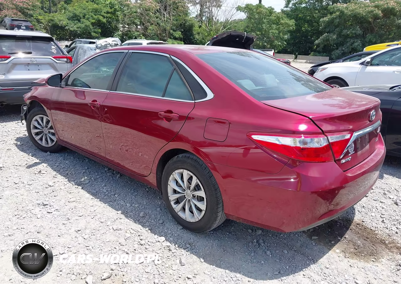 2017 Toyota Camry Le VIN:4T1BF1FK6HU711093 - 3