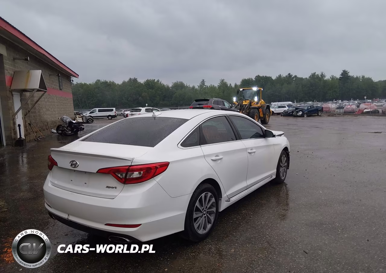 2017 Hyundai Sonata Sport VIN:5NPE34AF4HH555586 - 4