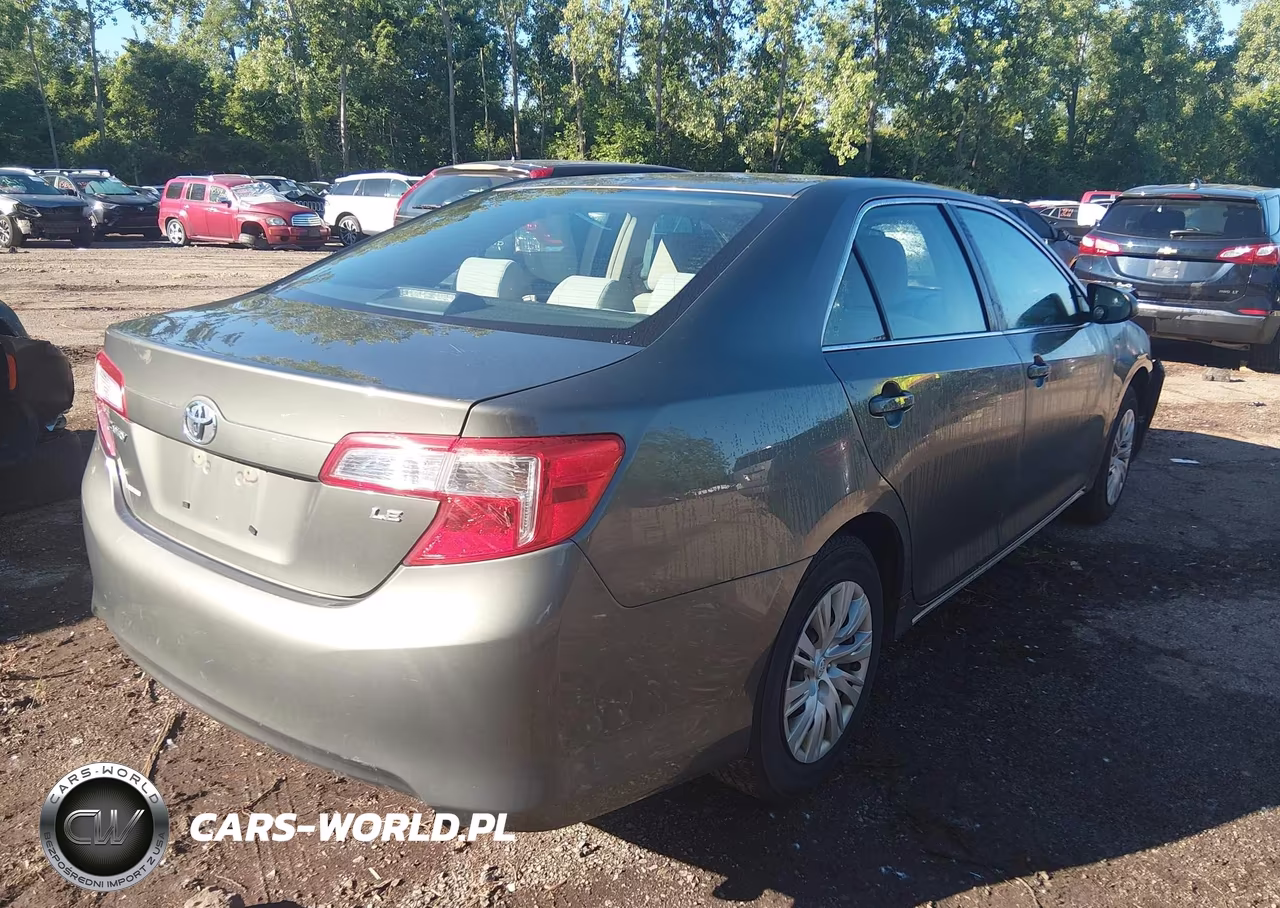 2013 Toyota Camry Le VIN:4T4BF1FK1DR311619 - 4