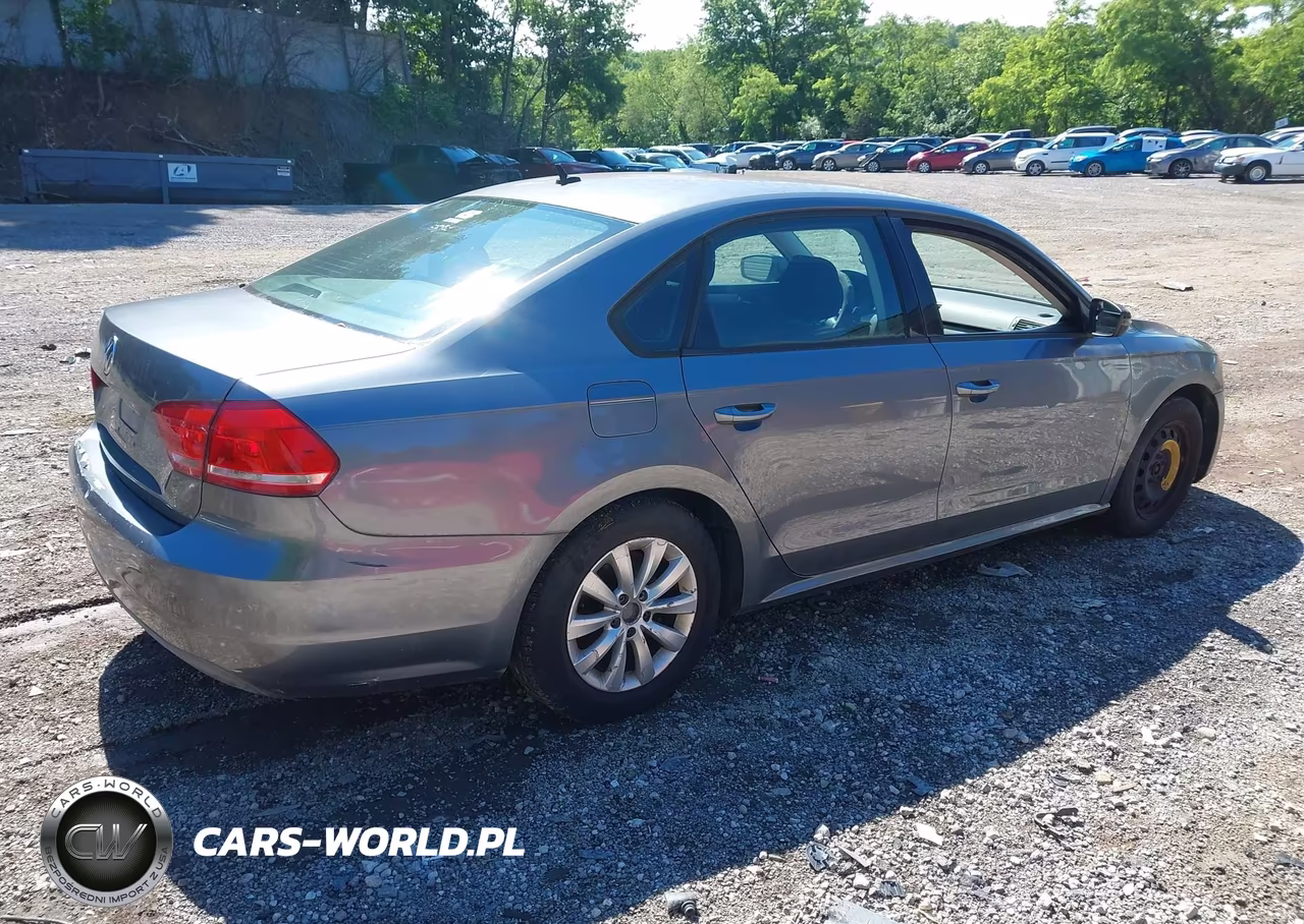 2013 Volkswagen Passat 2.5L S VIN:1VWAP7A33DC098458 - 4