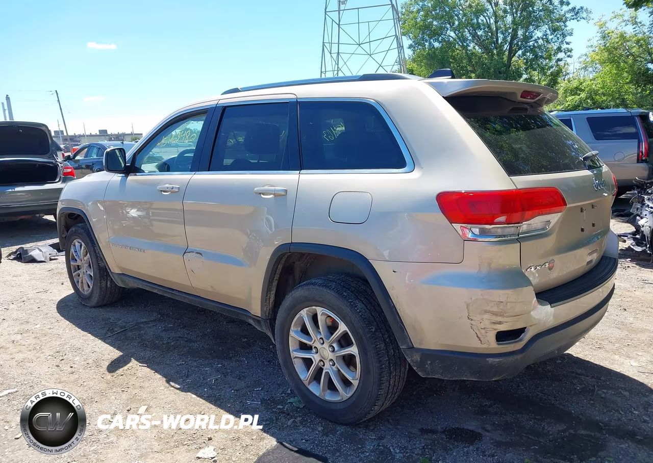 2015 Jeep Grand Cherokee Laredo VIN:1C4RJFAG6FC660411 - 3