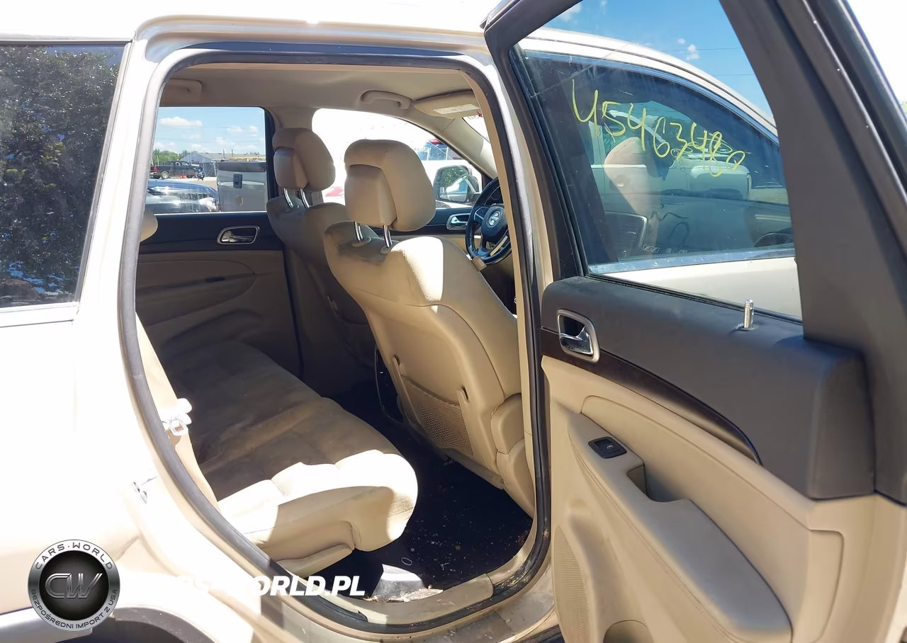 2015 Jeep Grand Cherokee Laredo VIN:1C4RJFAG6FC660411 - 8