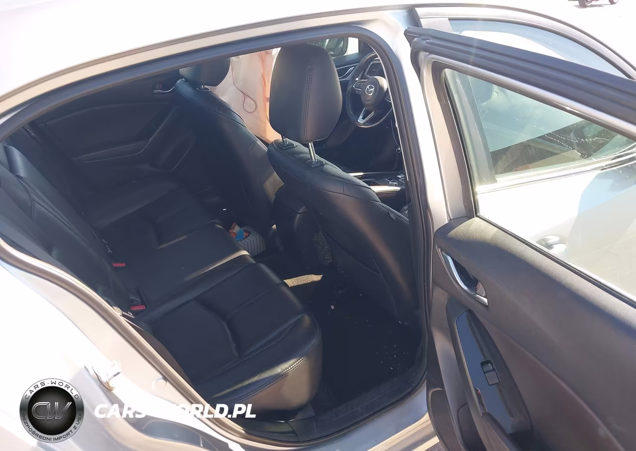2018 Mazda Mazda3 Touring VIN:3MZBN1V32JM205981 - 8