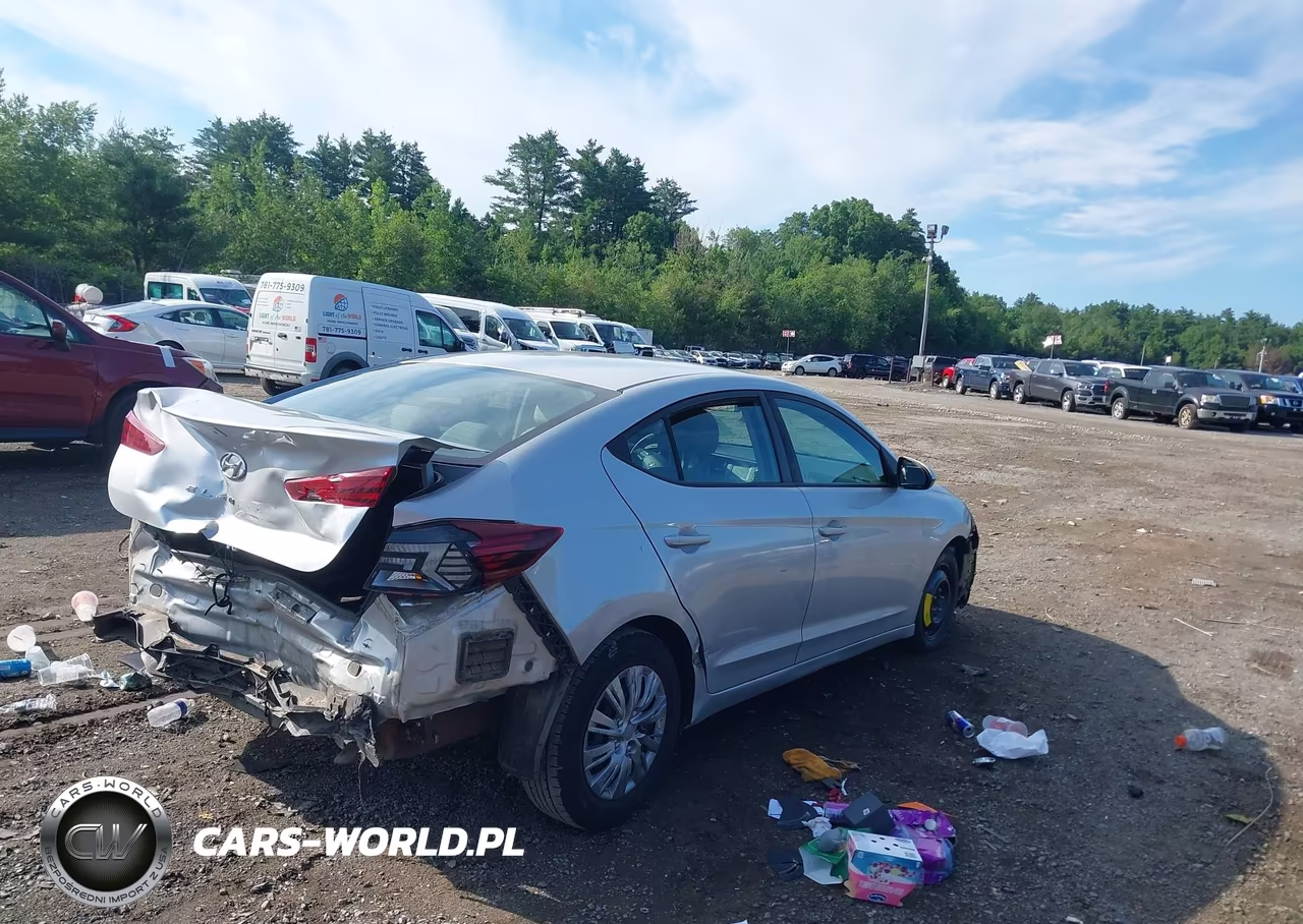 2019 Hyundai Elantra Se VIN:5NPD74LFXKH475066 - 4