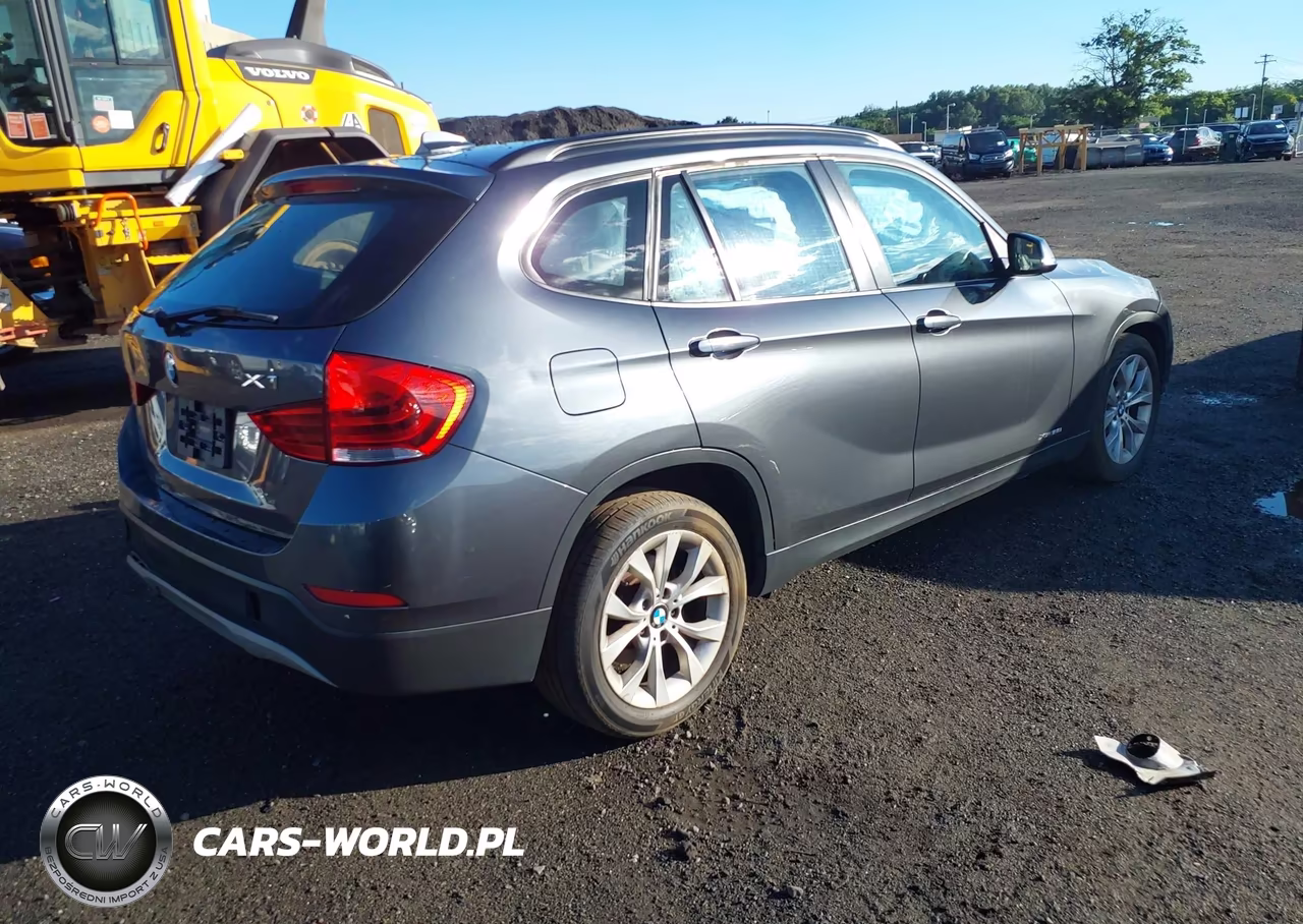 2014 BMW X1 xDrive28I VIN:WBAVL1C50EVR92867 - 4