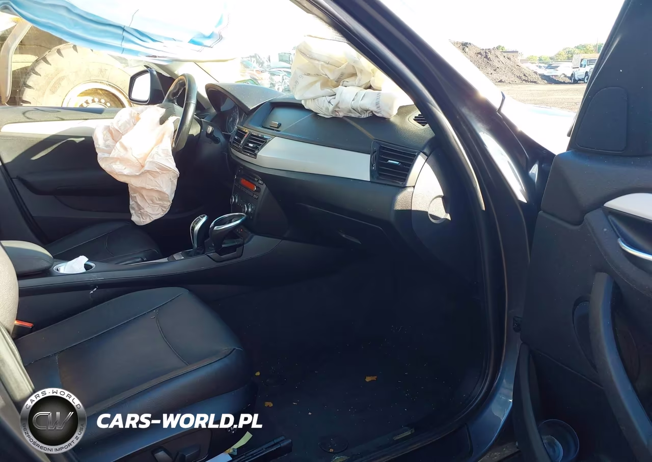 2014 BMW X1 xDrive28I VIN:WBAVL1C50EVR92867 - 5