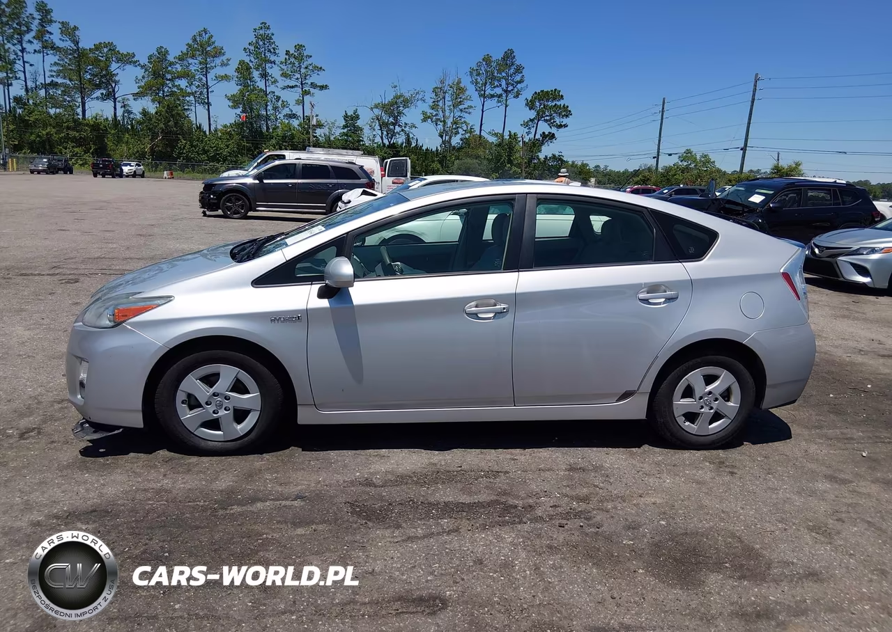 2011 Toyota Prius Two VIN:JTDKN3DU2B1385633 - 14