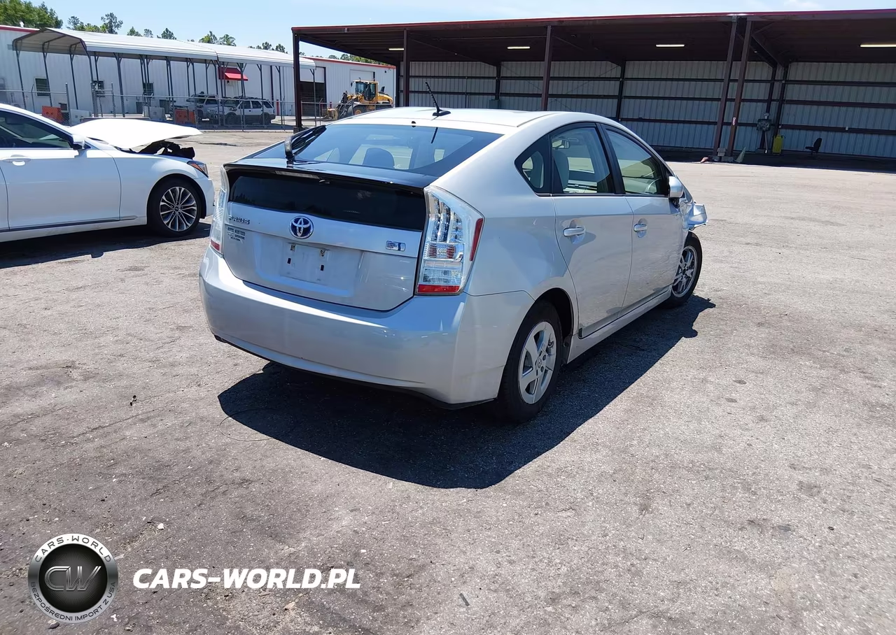 2011 Toyota Prius Two VIN:JTDKN3DU2B1385633 - 4
