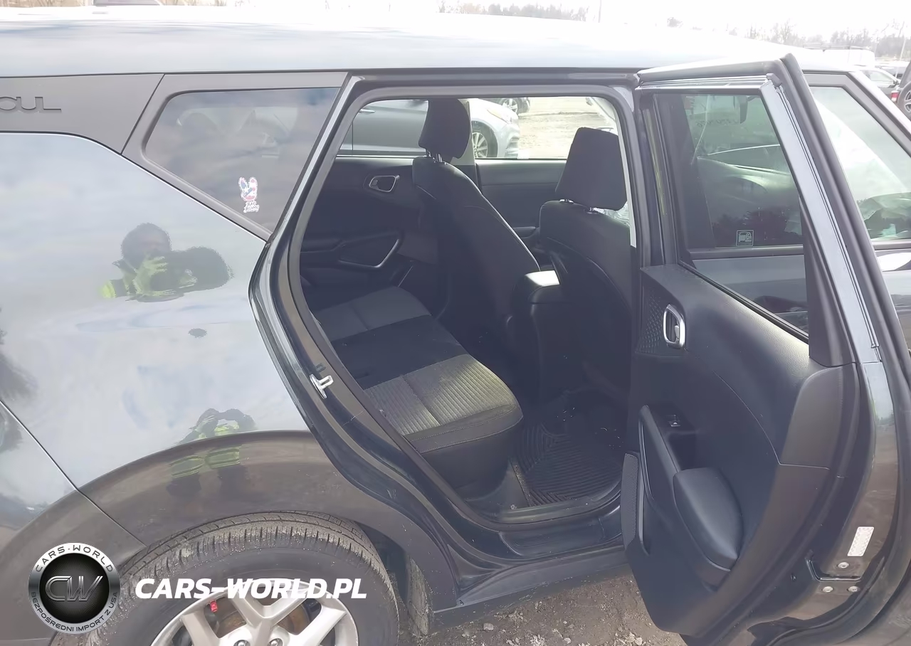 2020 Kia Soul S VIN:KNDJ23AU7L7057471 - 8