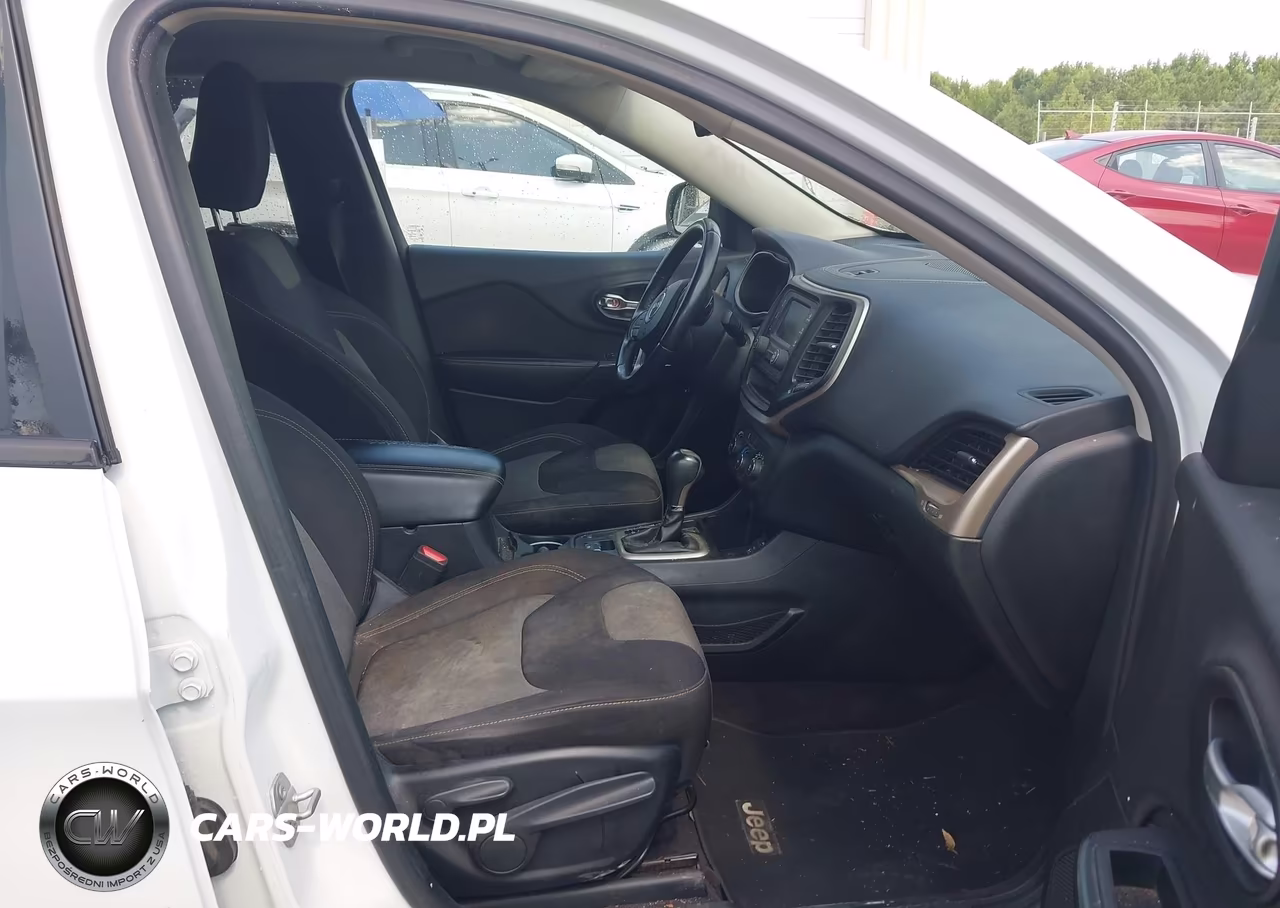 2016 Jeep Cherokee Altitude VIN:1C4PJLAB8GW372786 - 5