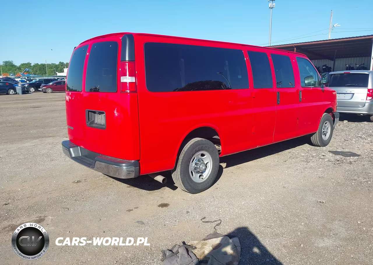 2017 Chevrolet Express 3500 Lt VIN:1GAZGPFG1H1244867 - 4