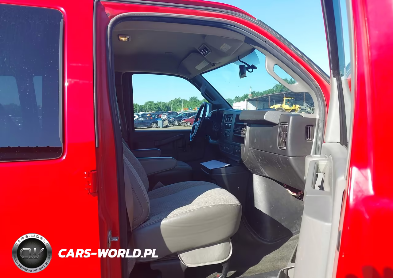 2017 Chevrolet Express 3500 Lt VIN:1GAZGPFG1H1244867 - 5