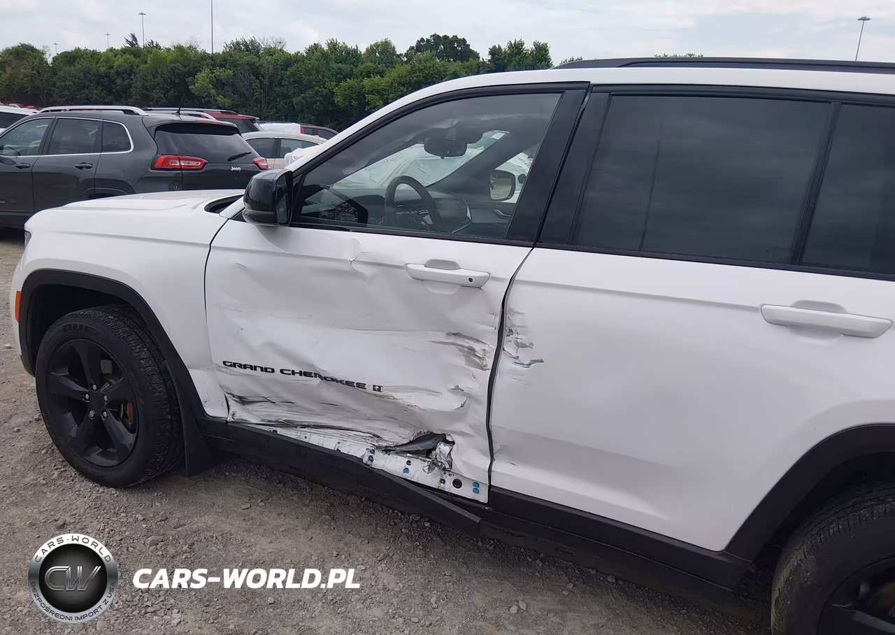 2023 Jeep Grand Cherokee Altitude 4X4 VIN:1C4RJHAG9PC522441 - 6