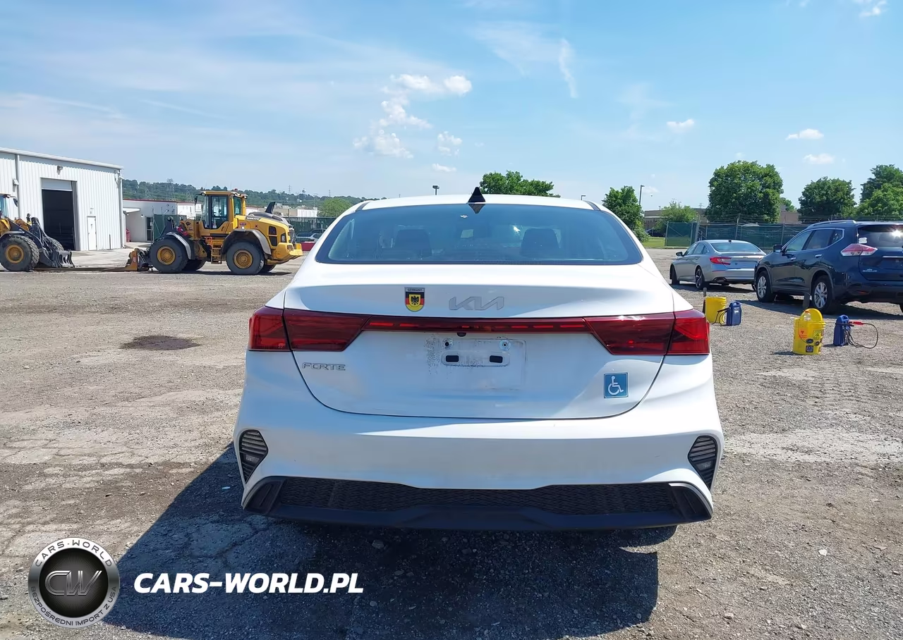 2022 Kia Forte Lxs VIN:3KPF24AD3NE423845 - 16