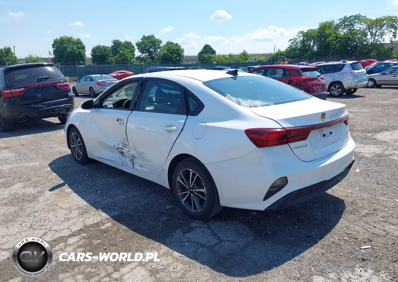 2022 Kia Forte Lxs VIN:3KPF24AD3NE423845 - 3