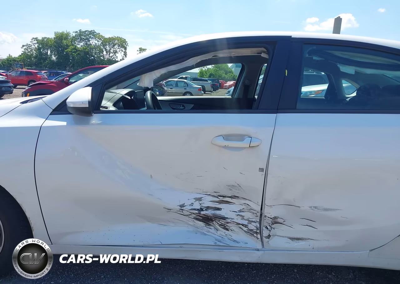 2022 Kia Forte Lxs VIN:3KPF24AD3NE423845 - 6