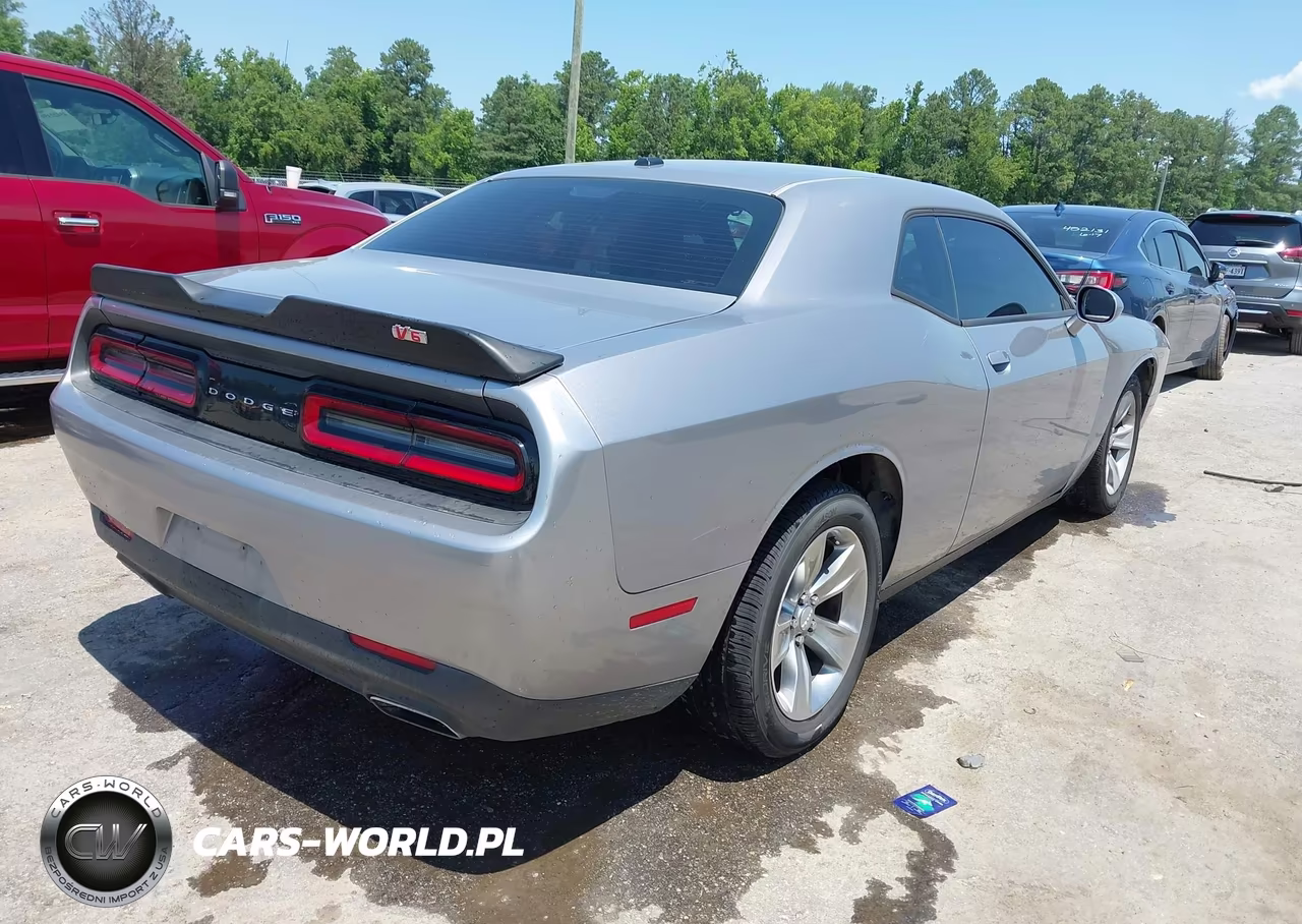 2015 Dodge Challenger Sxt VIN:2C3CDZAG1FH723608 - 4