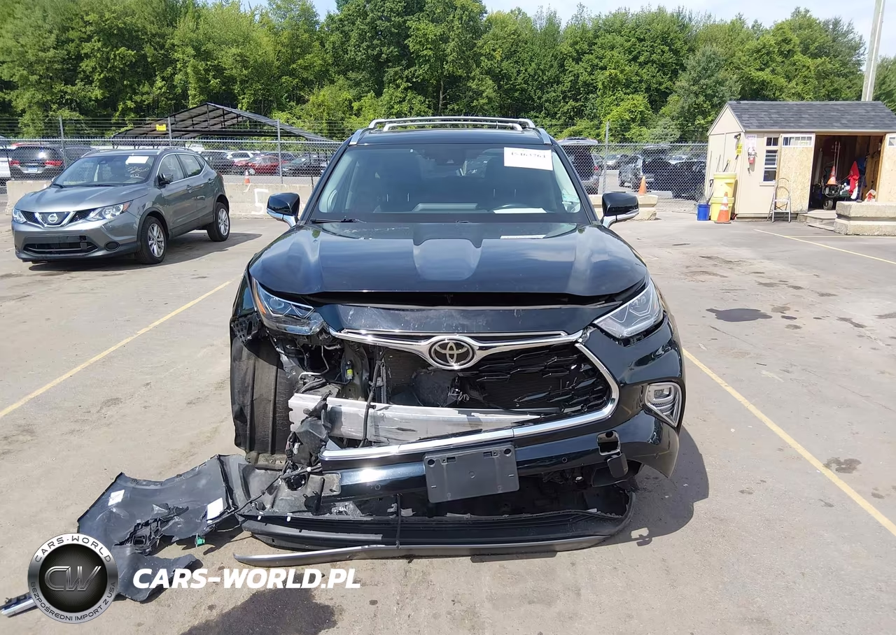 2022 Toyota Highlander Platinum VIN:5TDFZRBH2NS190556 - 12