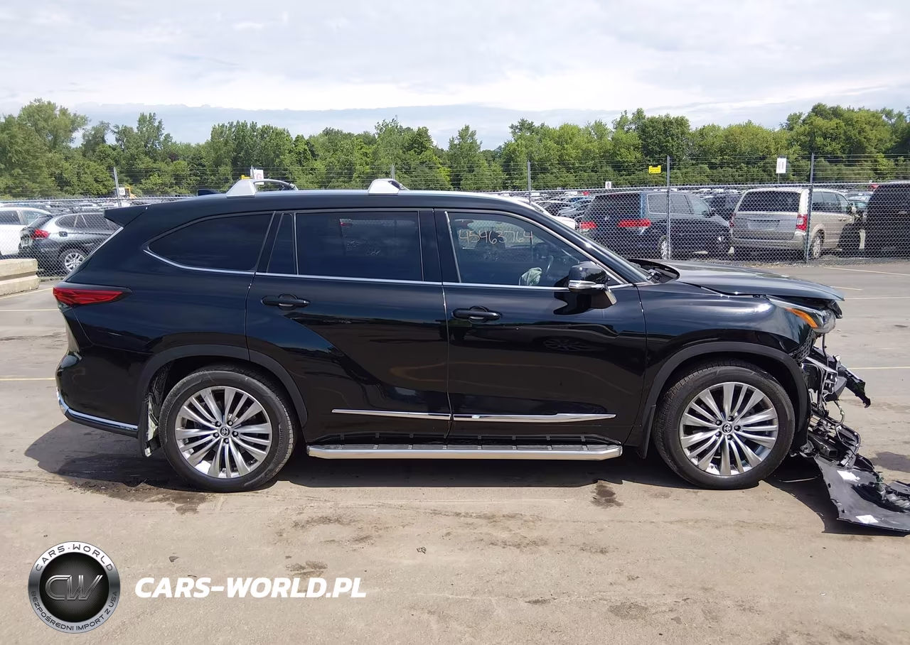 2022 Toyota Highlander Platinum VIN:5TDFZRBH2NS190556 - 13