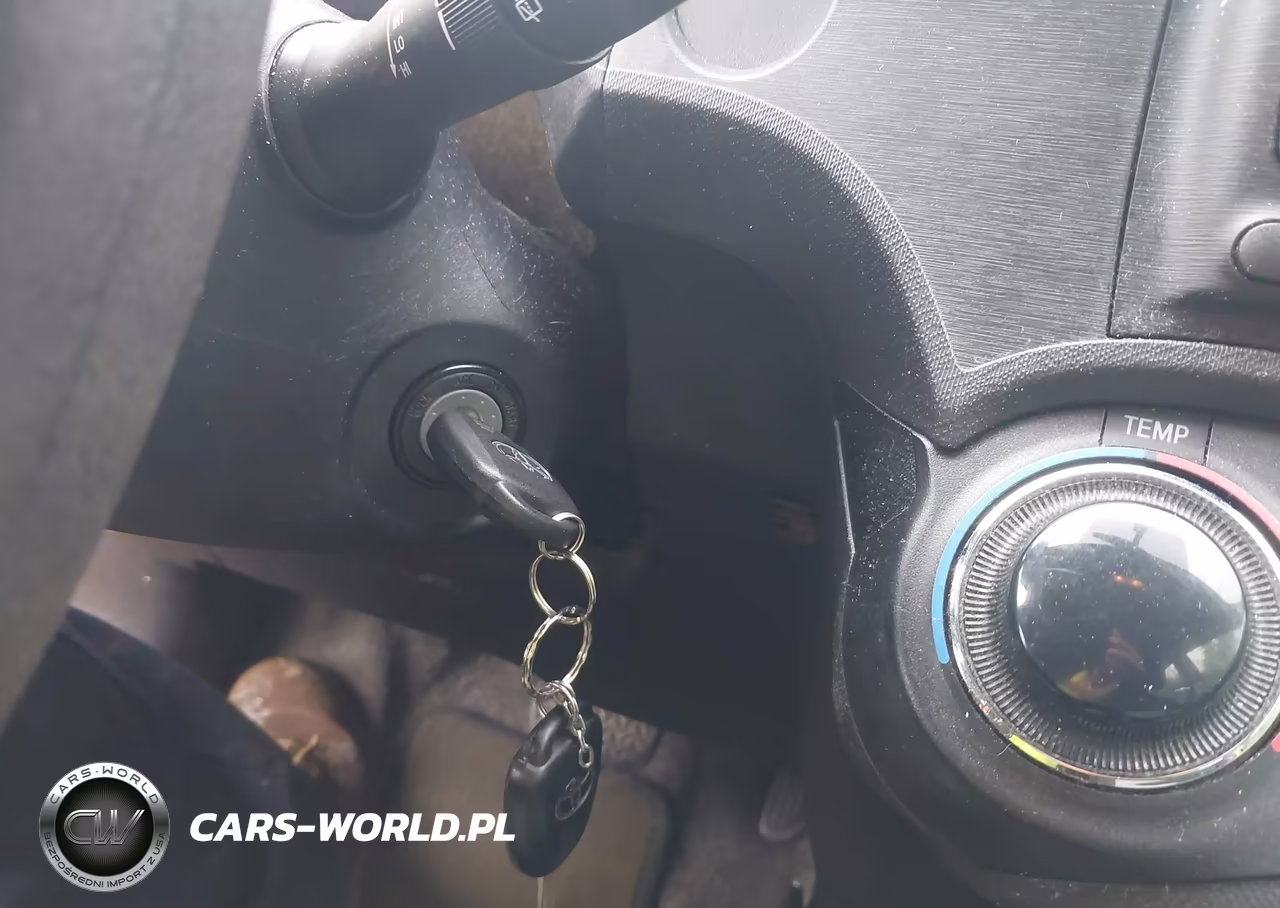 2014 Toyota Prius C Two VIN:JTDKDTB35E1062937 - 11