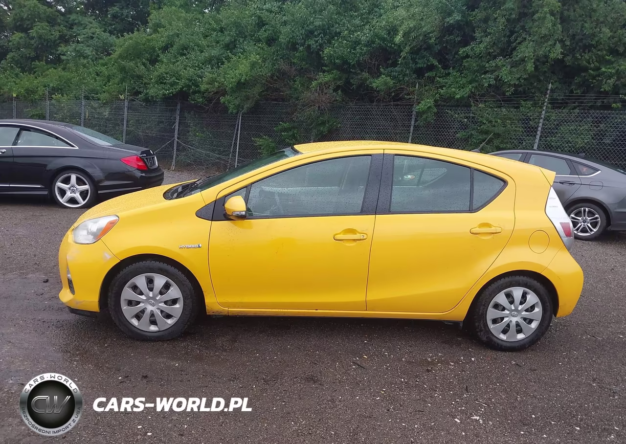 2014 Toyota Prius C Two VIN:JTDKDTB35E1062937 - 14
