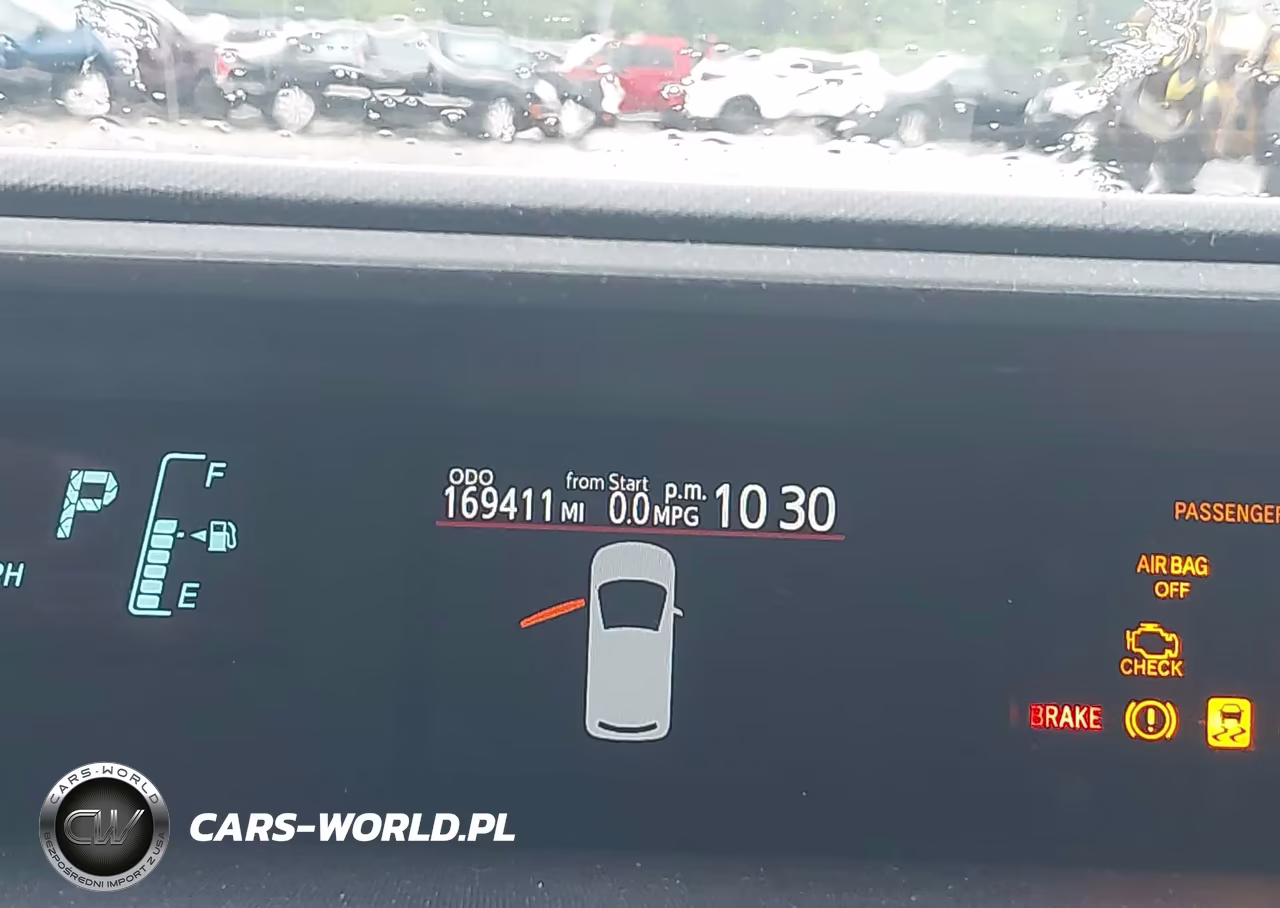 2014 Toyota Prius C Two VIN:JTDKDTB35E1062937 - 15