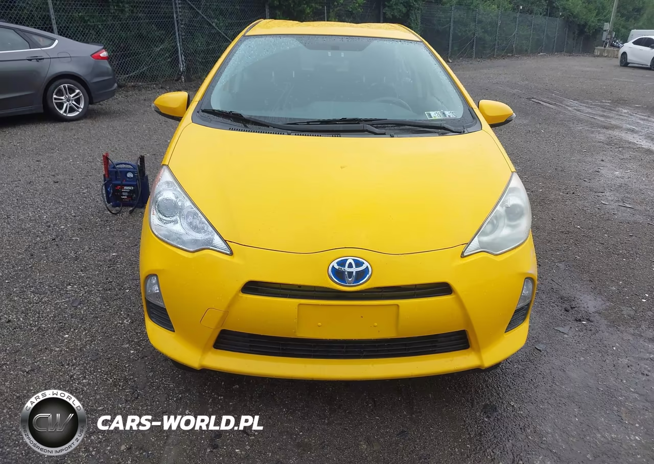 2014 Toyota Prius C Two VIN:JTDKDTB35E1062937 - 6