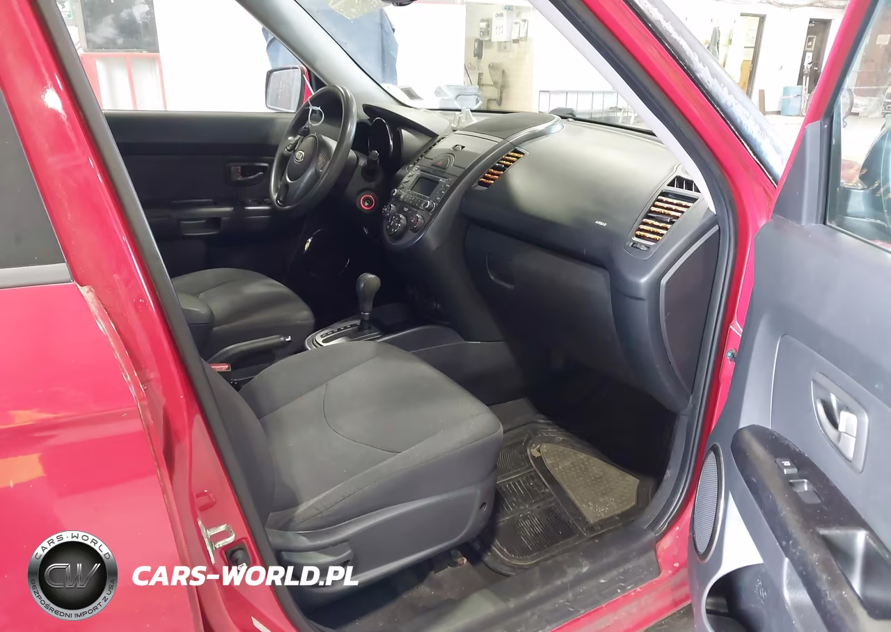 2010 Kia Soul + VIN:KNDJT2A2XA7108352 - 5