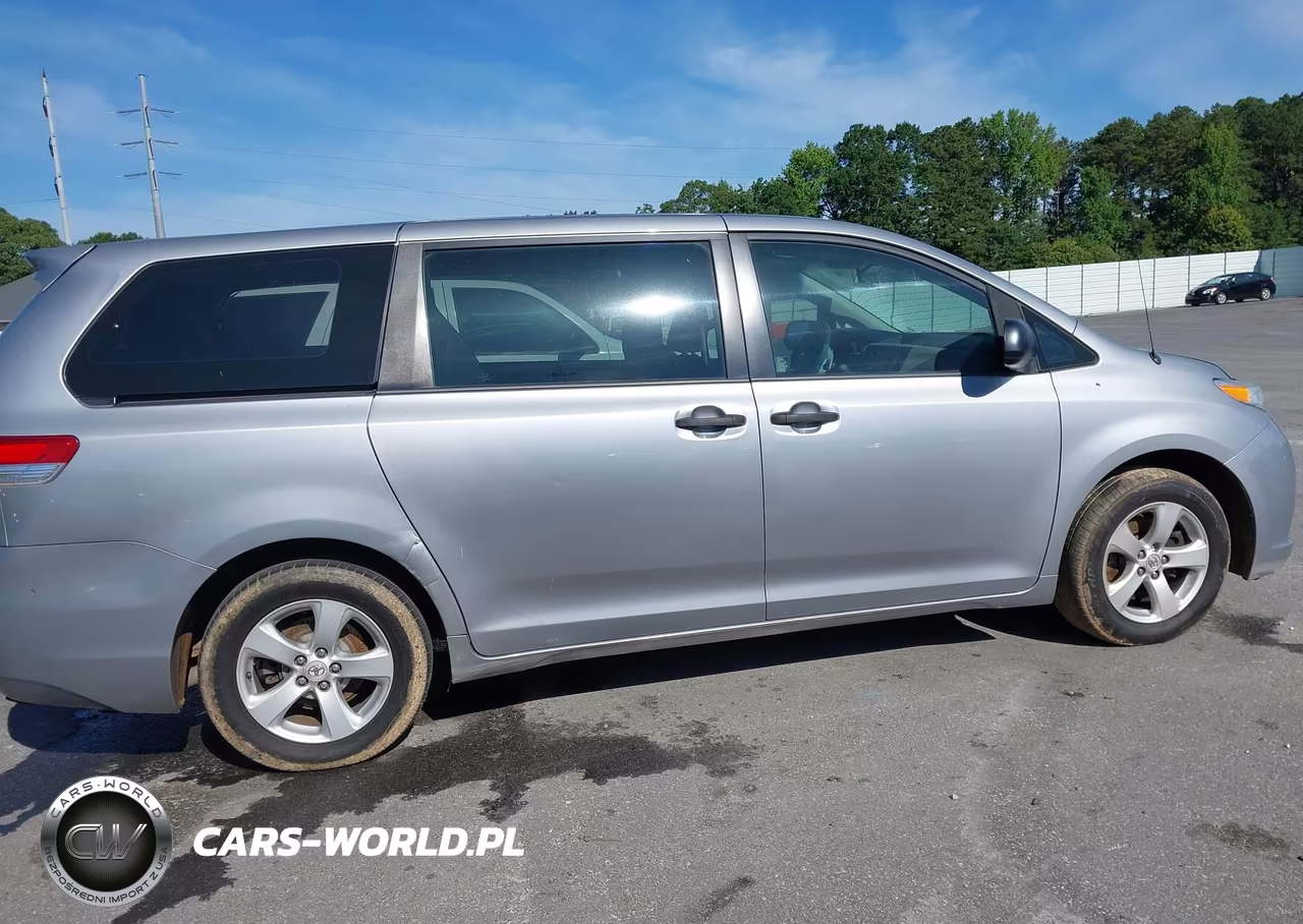 2012 Toyota Sienna Base 7 Passenger VIN:5TDKA3DC7CS013728 - 13