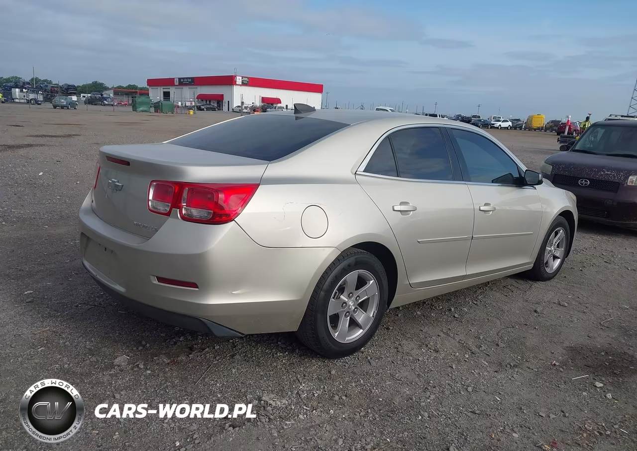 2015 Chevrolet Malibu Ls VIN:1G11B5SL5FF116490 - 4