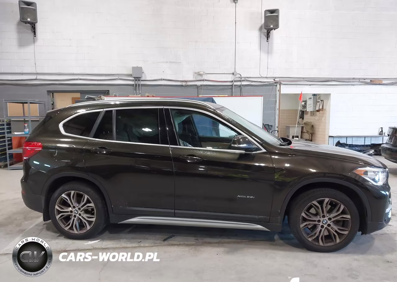 2017 BMW X1 xDrive28I VIN:WBXHT3C34H5F85641 - 13