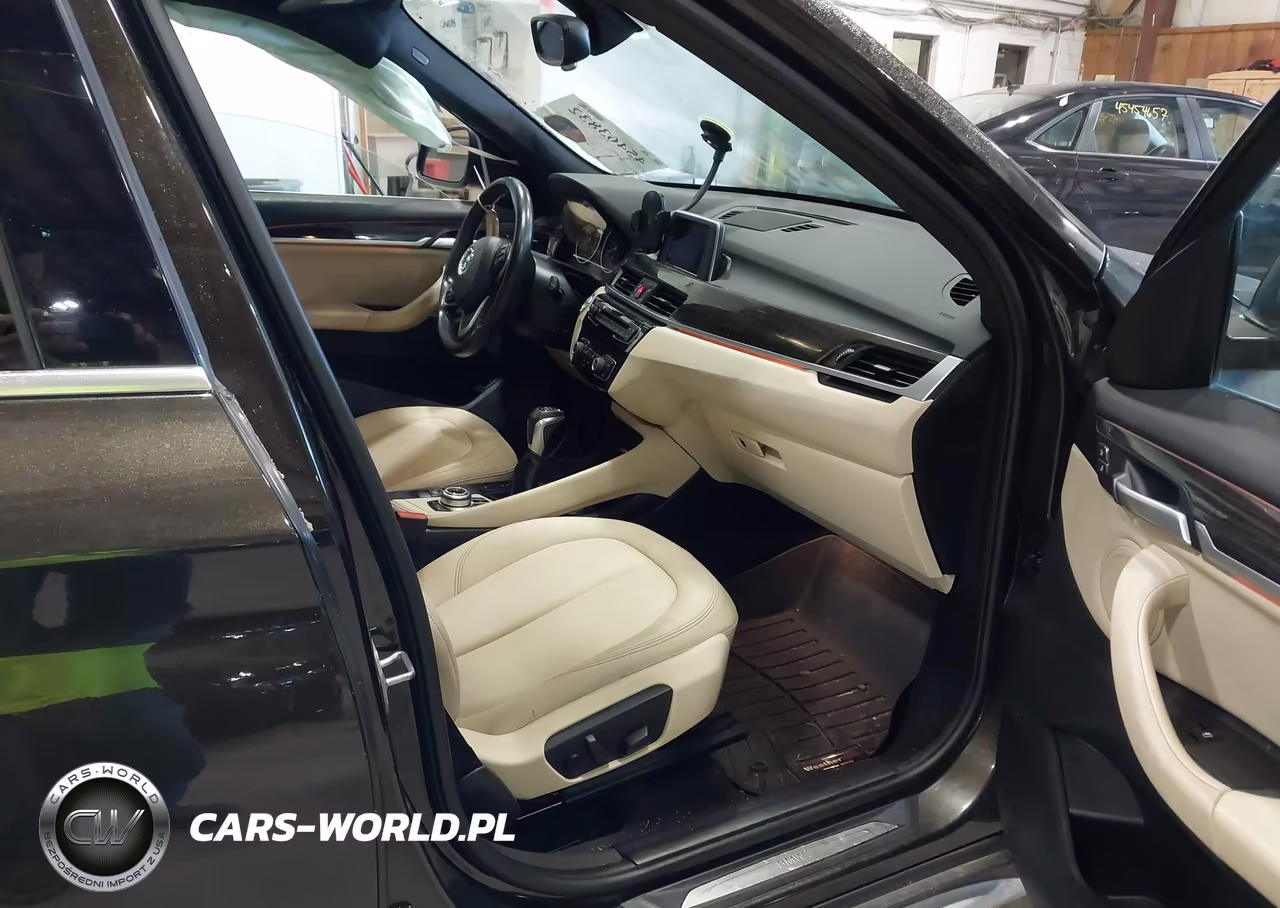 2017 BMW X1 xDrive28I VIN:WBXHT3C34H5F85641 - 5