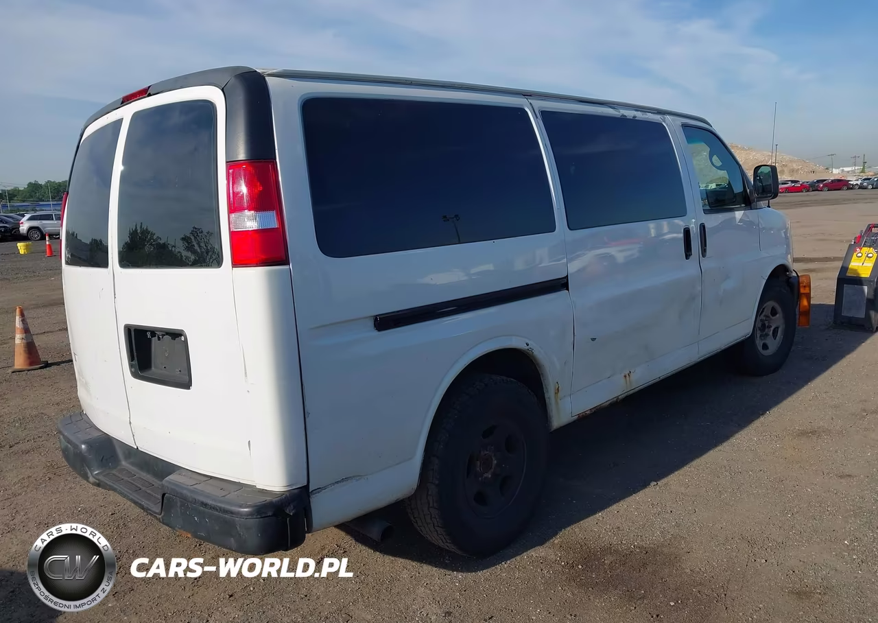 2007 Chevrolet Express Work Van VIN:1GCFG15X271220911 - 4
